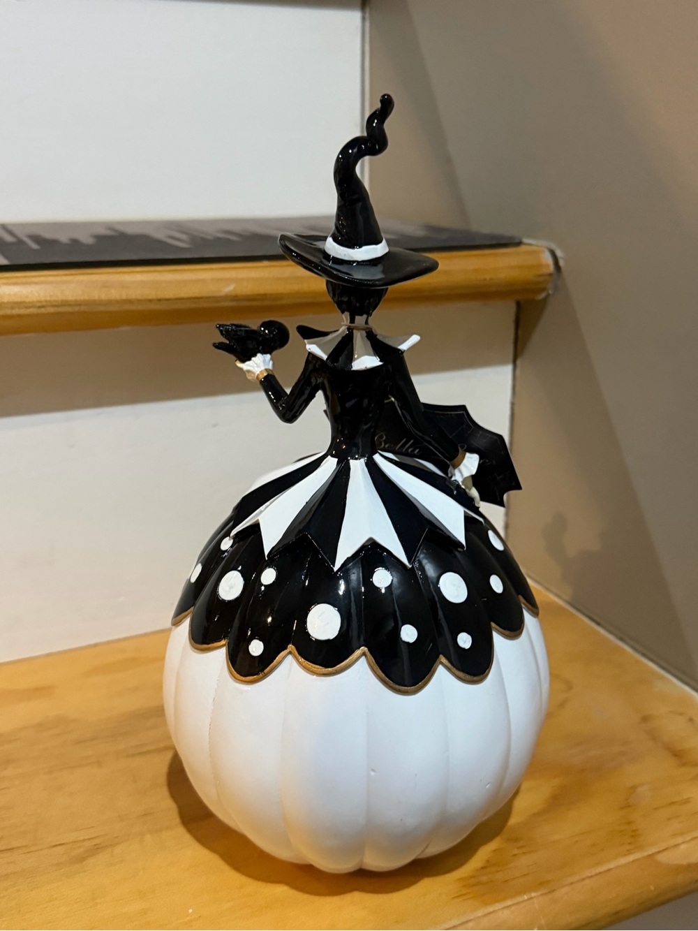 New Black & White Polka Dot Pumpkin Witch Figurine Halloween Decor Bella Luxx - Picture 5 of 5